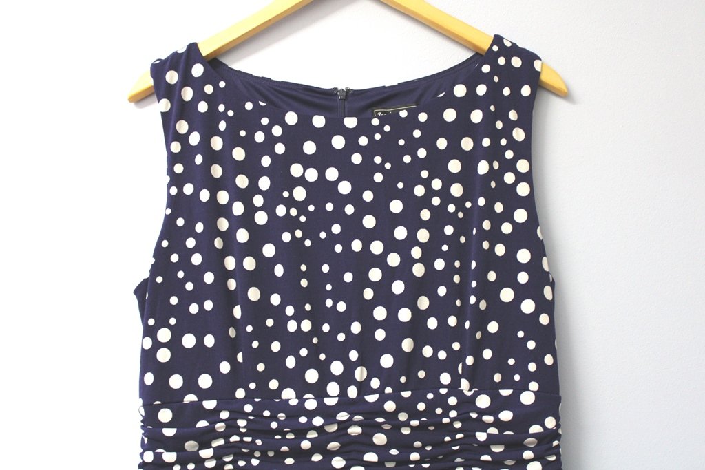 Schickes Kleid. Kleid mit Punkten. Gr. L. Jessica Howald