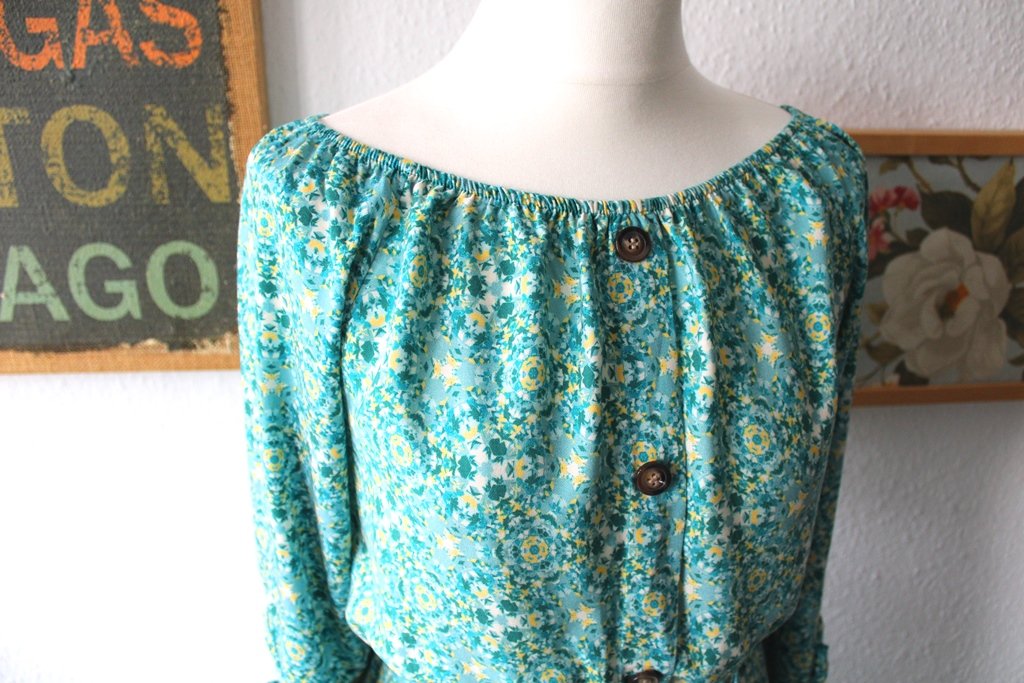 Wunderschönes Kleid aus Viskose. Gr. 36-38. Neu style Italy