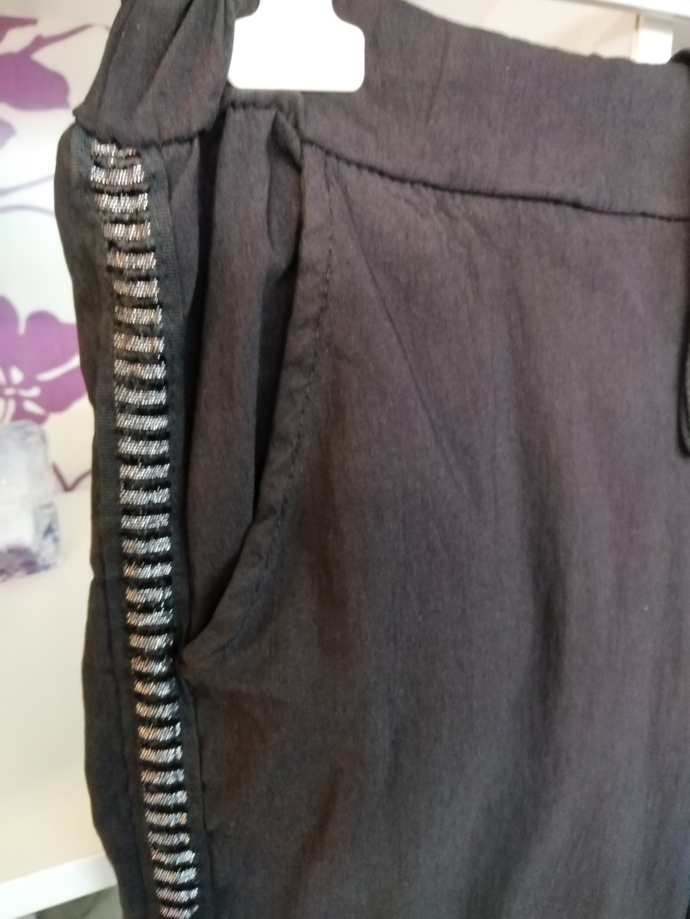 Jogpants mit Silberstreifen 44/46 Neu schwarz