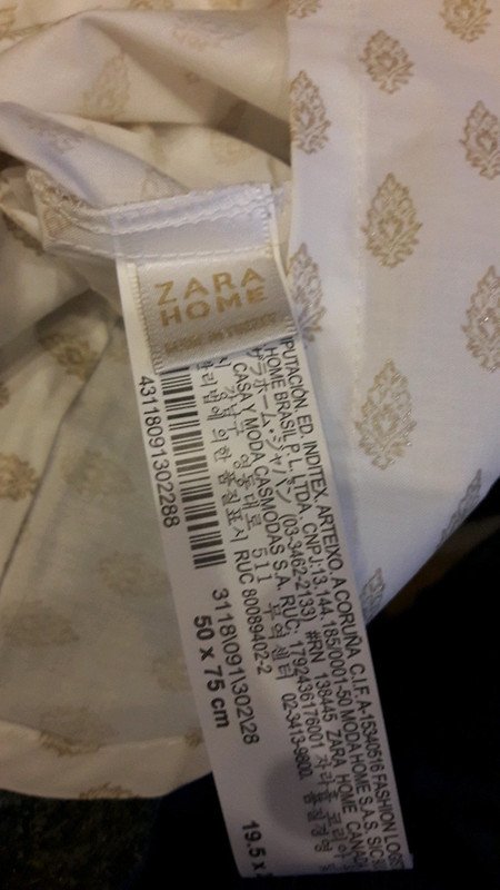 Kissenbezug Kissenhülle weiß mit goldenen Blättern von Zara Home