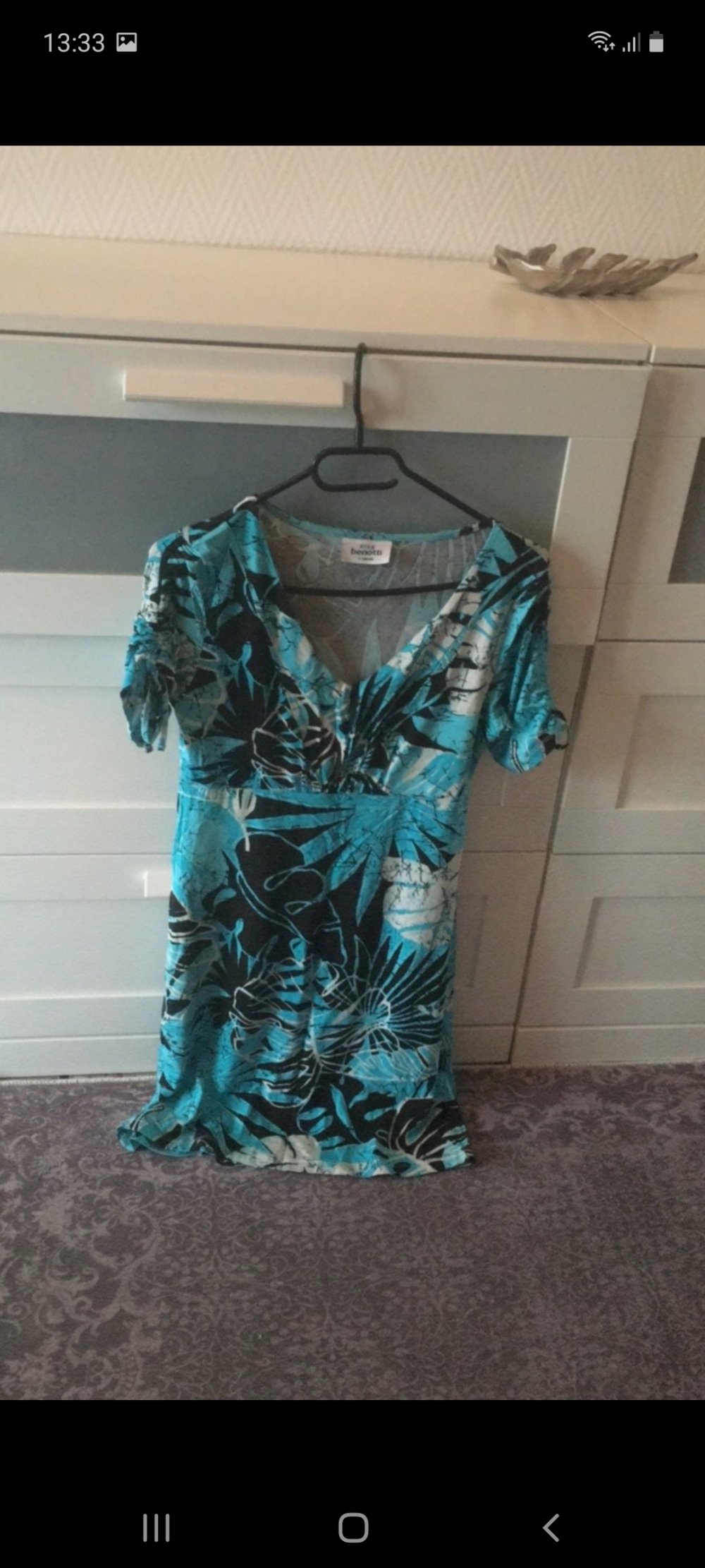 Ein kurzärmeliges Kleid, Größe S 