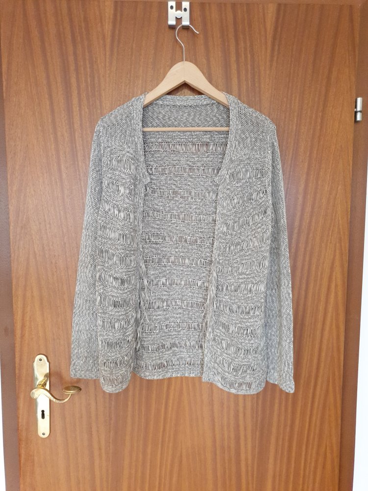 Luftige Strickjacke von Gerry Weber, 38, grau-weiß-meliert