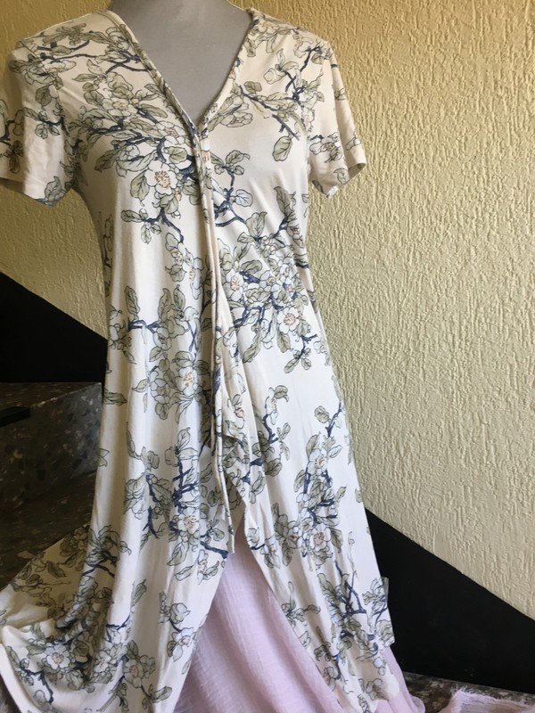  Minikleid mit Blumenmuster