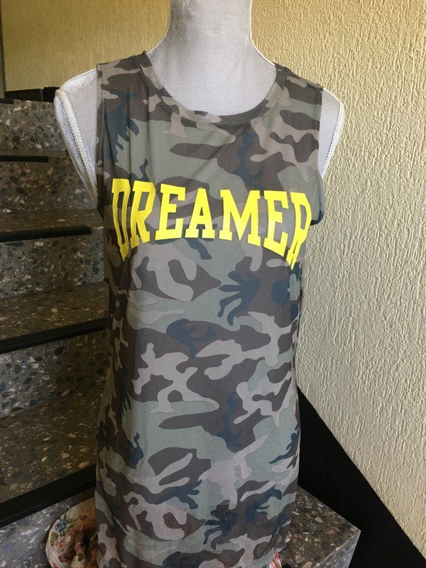 Leicht transparentes ärmelloses T-Shirt