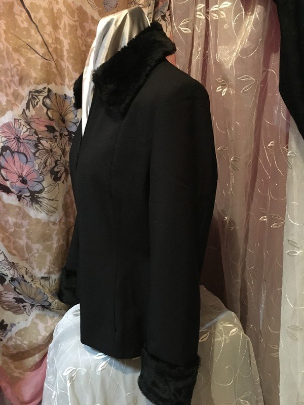 Blazer mit Kunstfellkragen