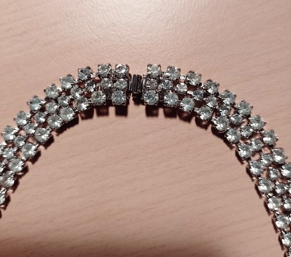 Ausgefallene Strasskette