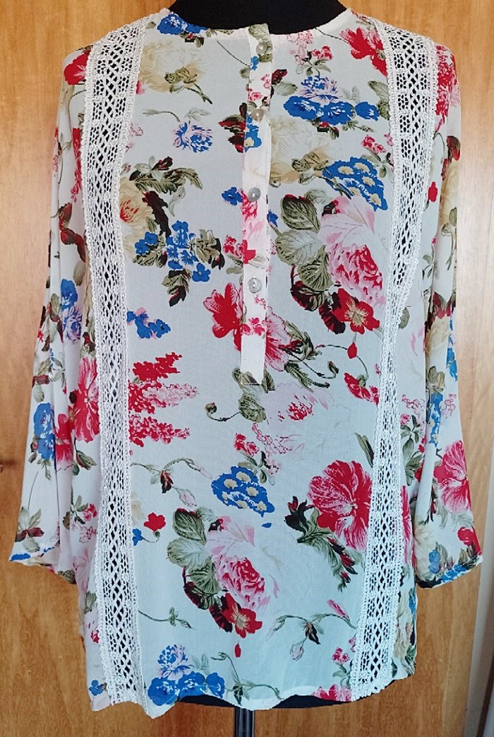 Ausgefallene Bluse mit Blumenmotiv, by Citta, ca. Gr. 38