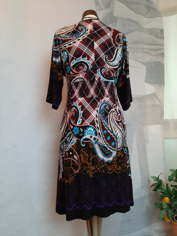 Übergangskleid im Paisleymuster