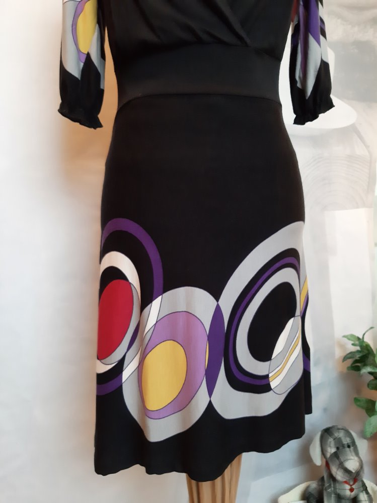 Retrolook gefällig? Übergangskleid im Paisleymuster