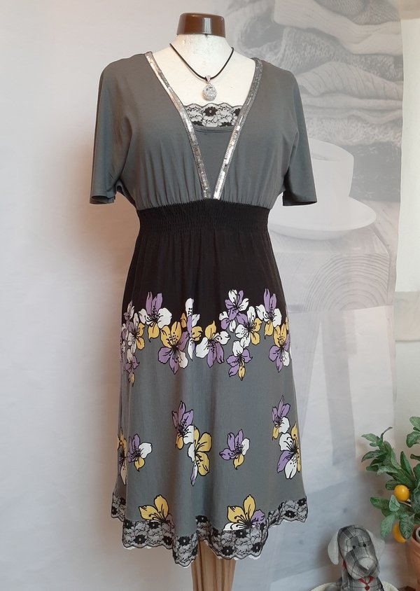 Kleid mit Blumenmuster