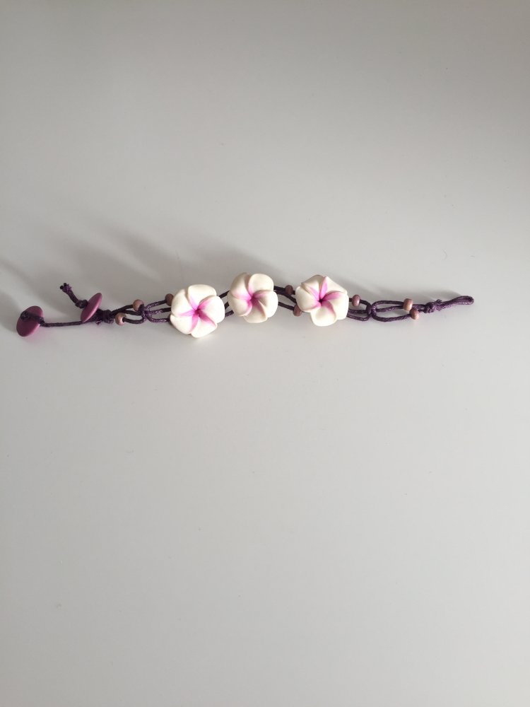 Armband mit Blumen 