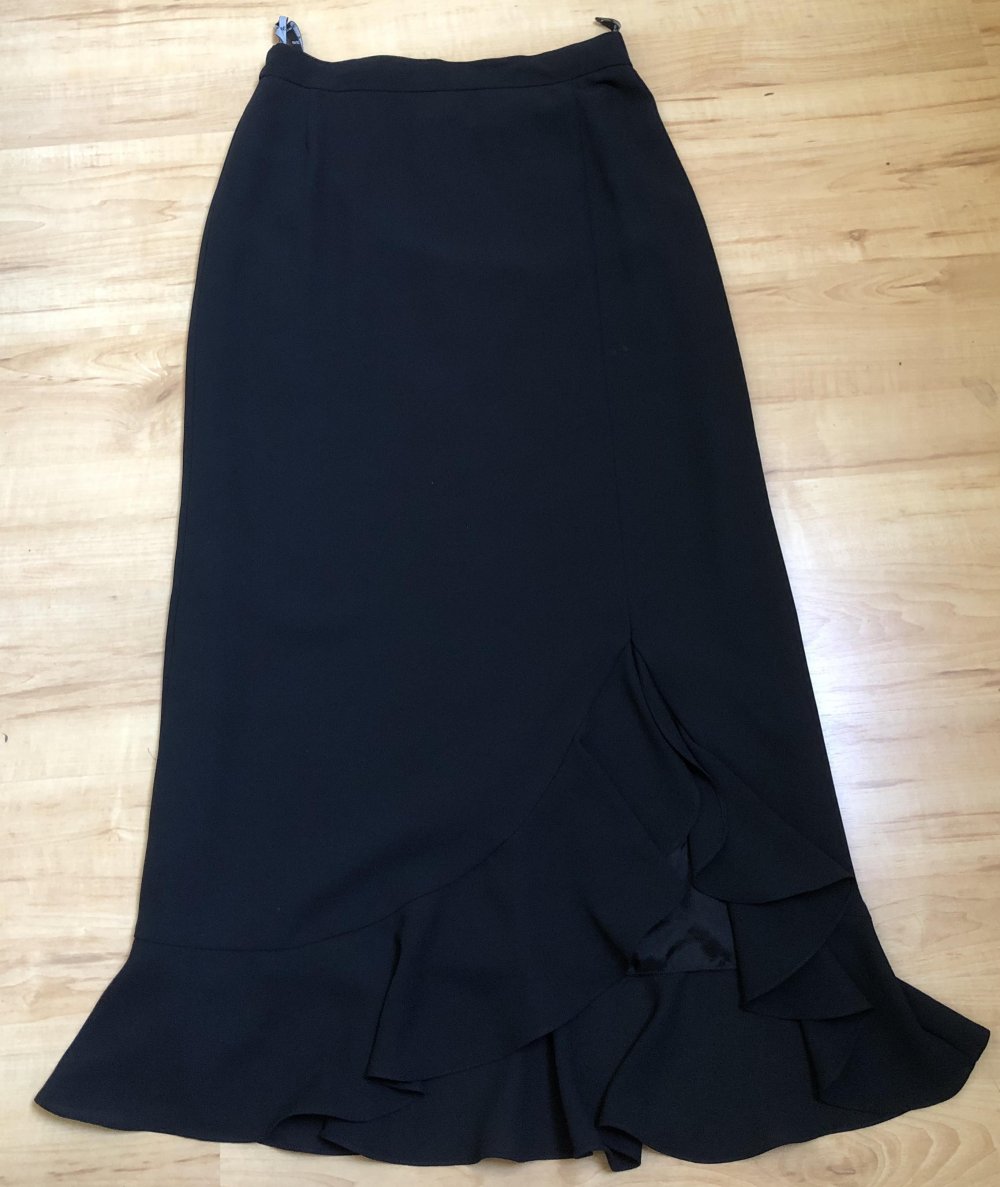 Schwarzer eleganter Business-Rock mit Volance von Hermann Lange! Hervorragend!