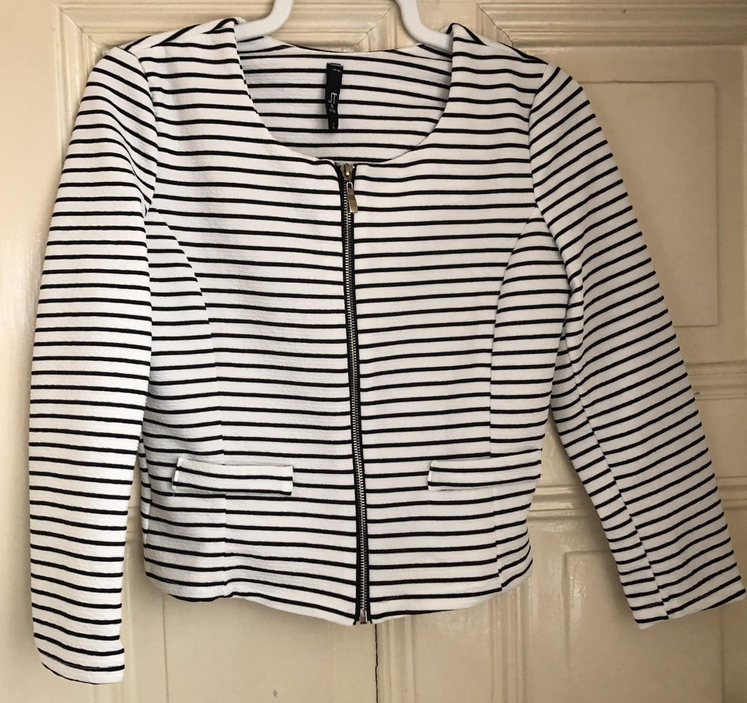 Süße, kurze, gestreifte Strickjacke mit 3/4 Ärmeln! Neu!