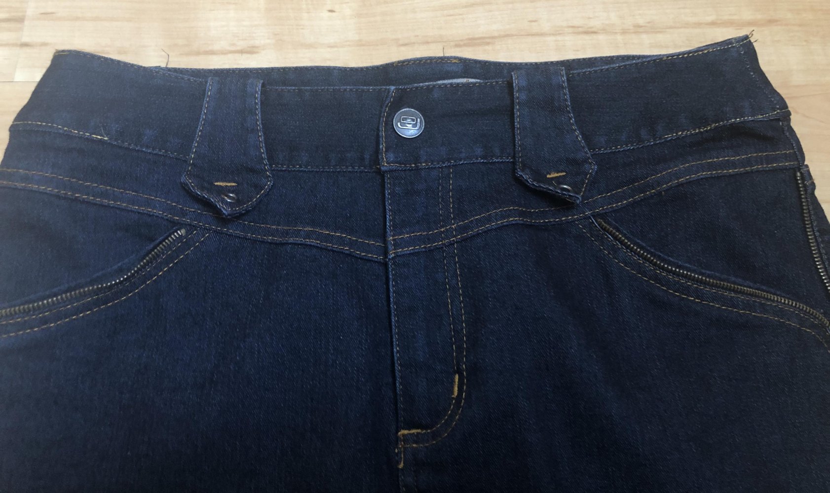 Besonderer Jeans-Rock mit auffälligen Taschen! Wie neu!