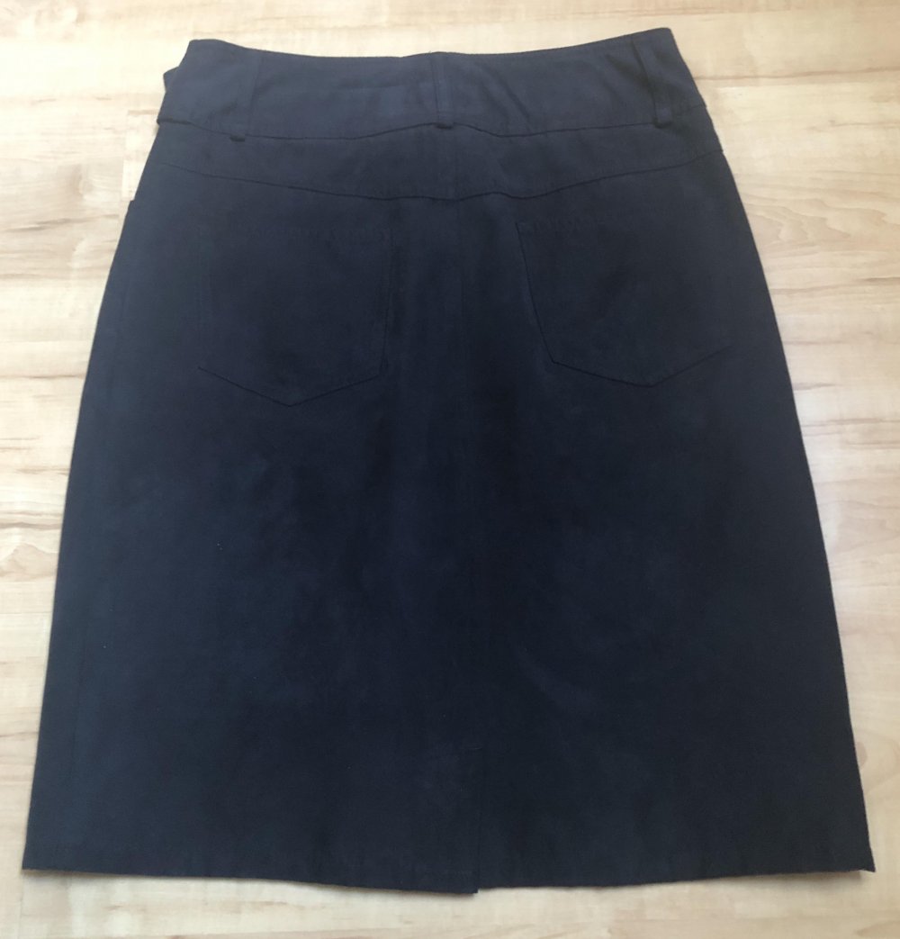 Süßer Samtrock mit besonderer Schnalle! Sehr guter Zustand!