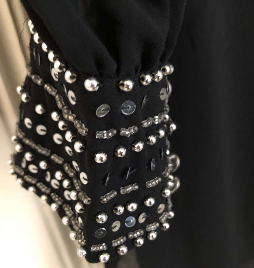 Aufregendes Cocktailkleid mit Perlenbestickung! Neu!