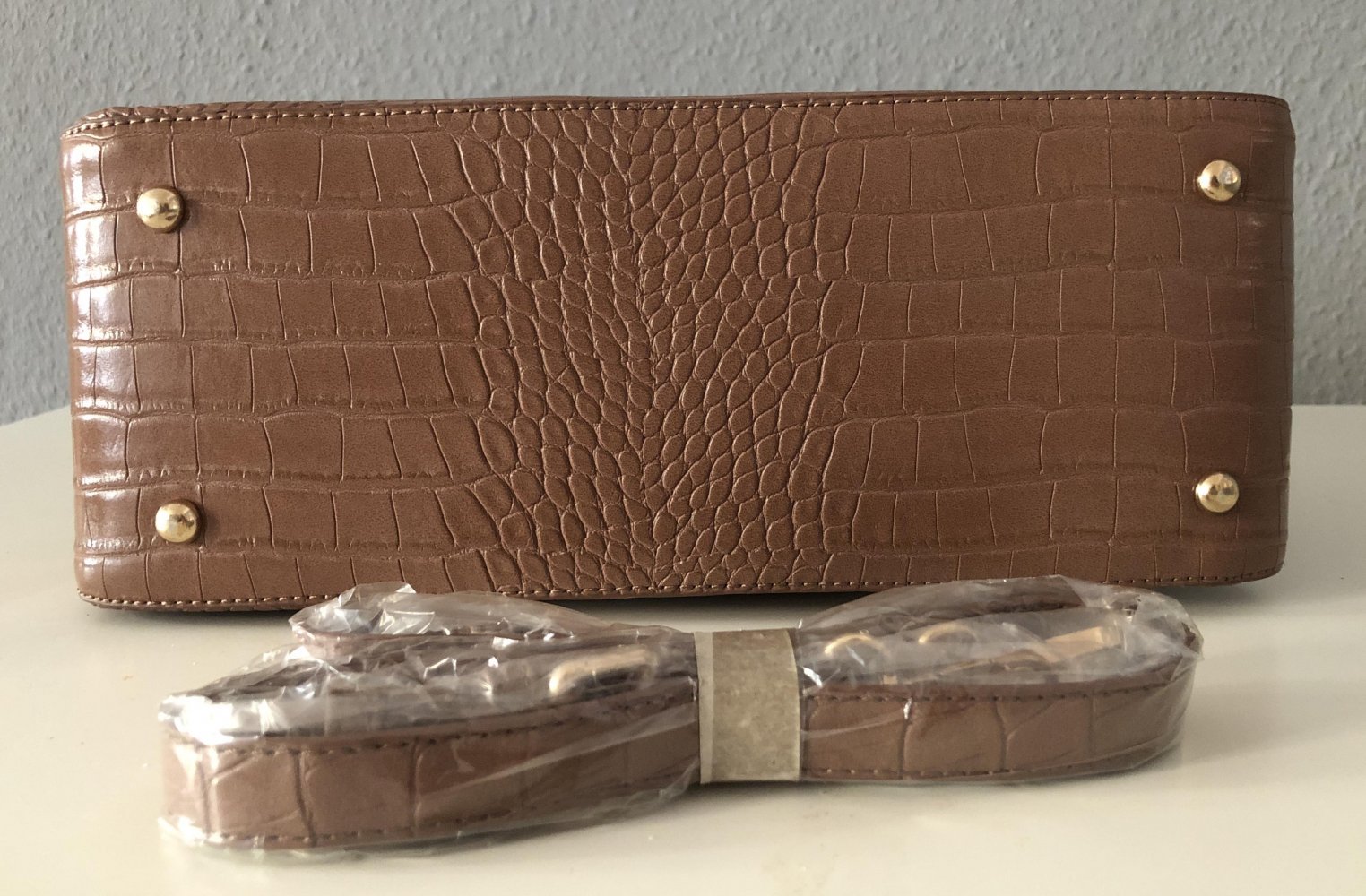 Hellbraune süße Handtasche mit Gold-Applikationen! Wie neu!