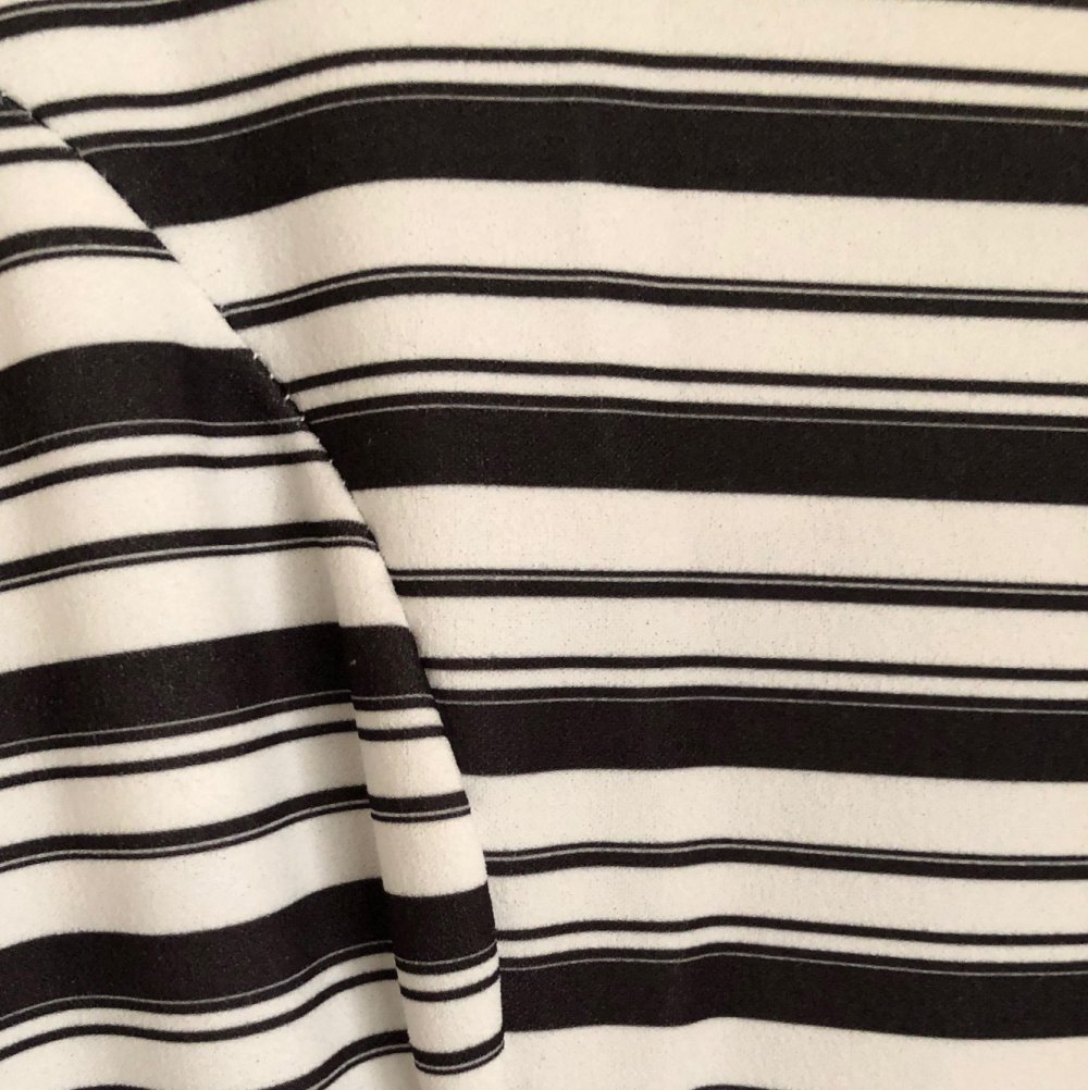 Süßes gesteiftes Businesskleid aus Italien! Neu!