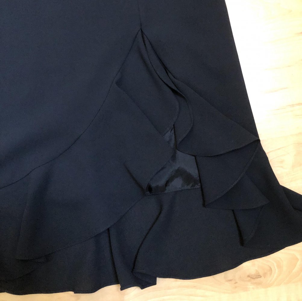 Schwarzer eleganter Business-Rock mit Volance von Hermann Lange! Hervorragend!