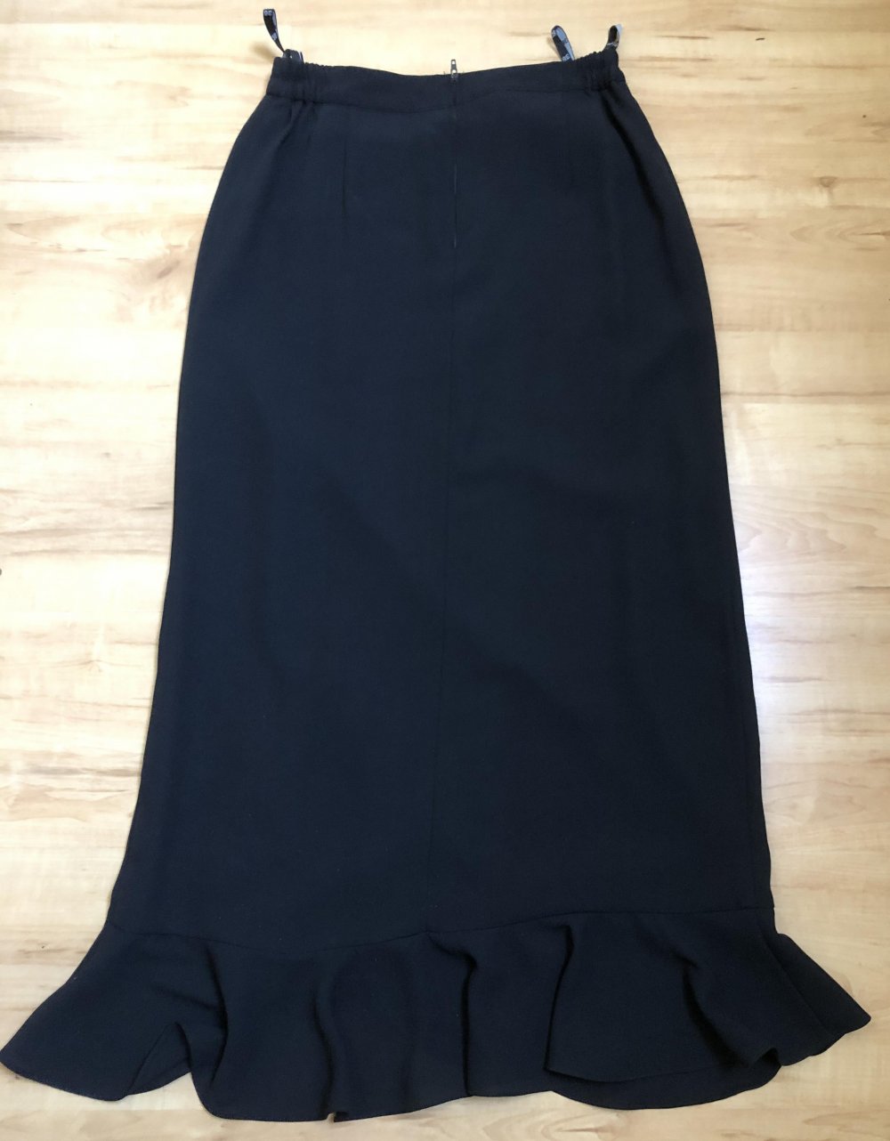 Schwarzer eleganter Business-Rock mit Volance von Hermann Lange! Hervorragend!