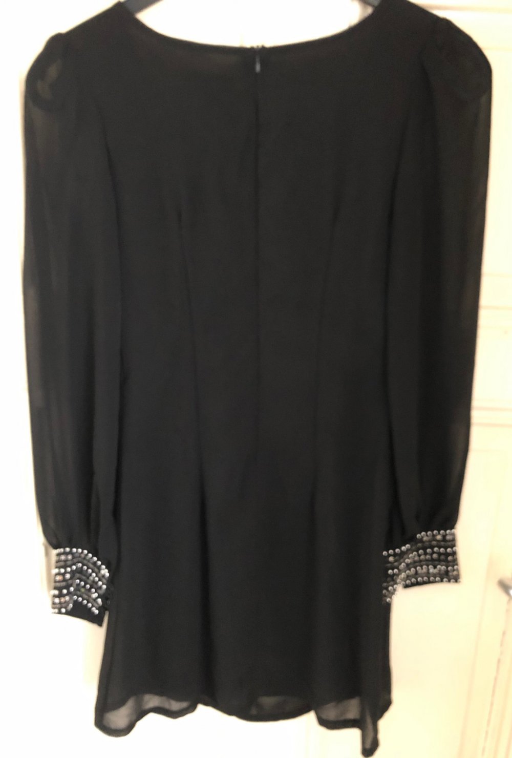 Aufregendes Cocktailkleid mit Perlenbestickung! Neu!