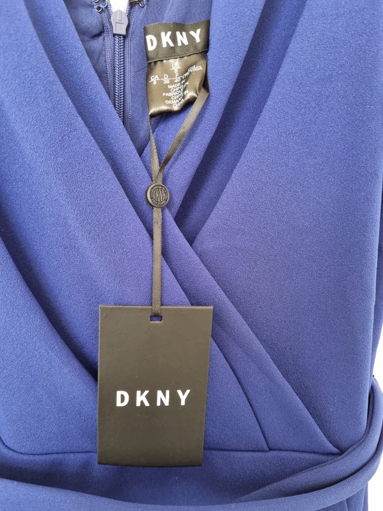 Neues Kleid DKNY