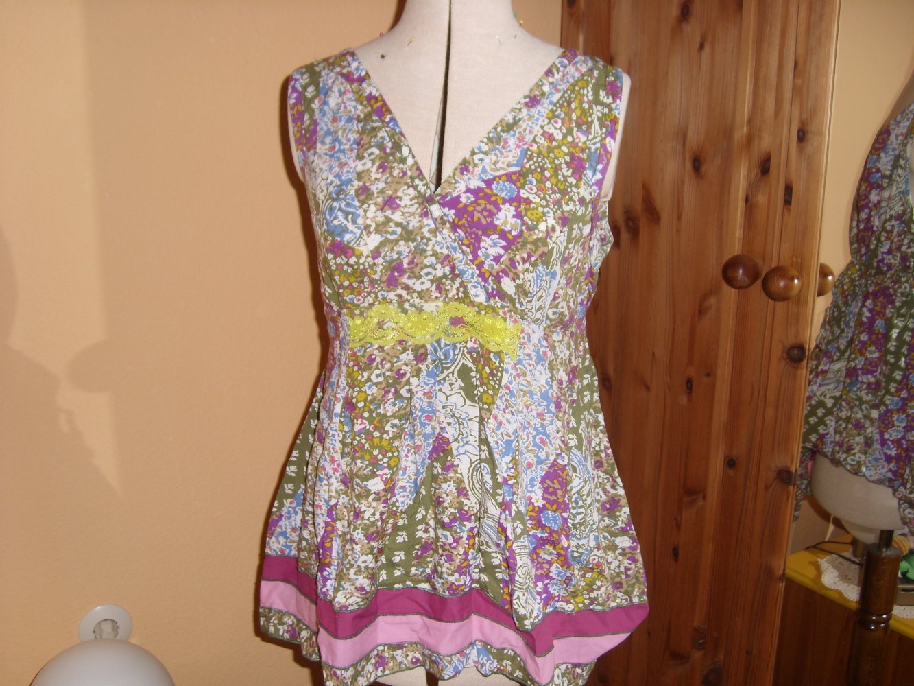 Ärmelloses Blusenkleid kurz