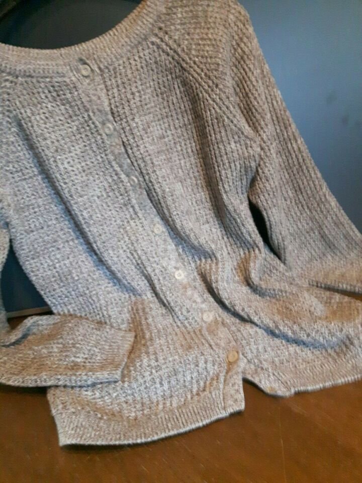 Damenstrickjacke