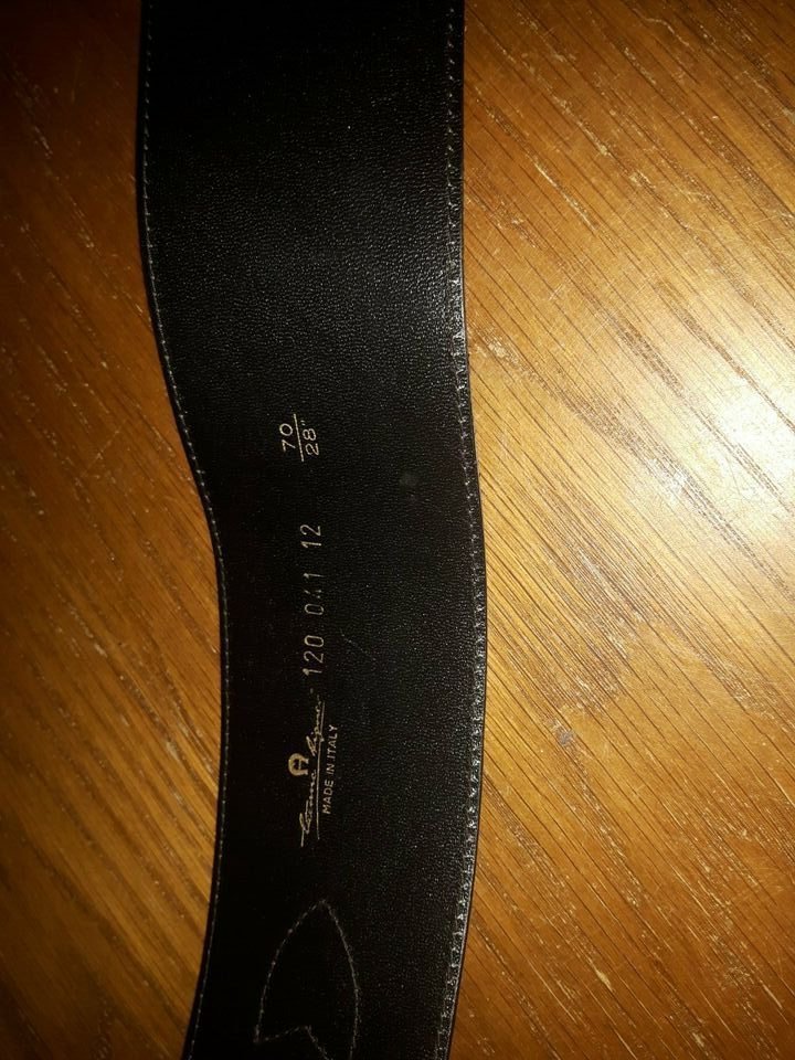 Damengürtel von Etienne Aigner