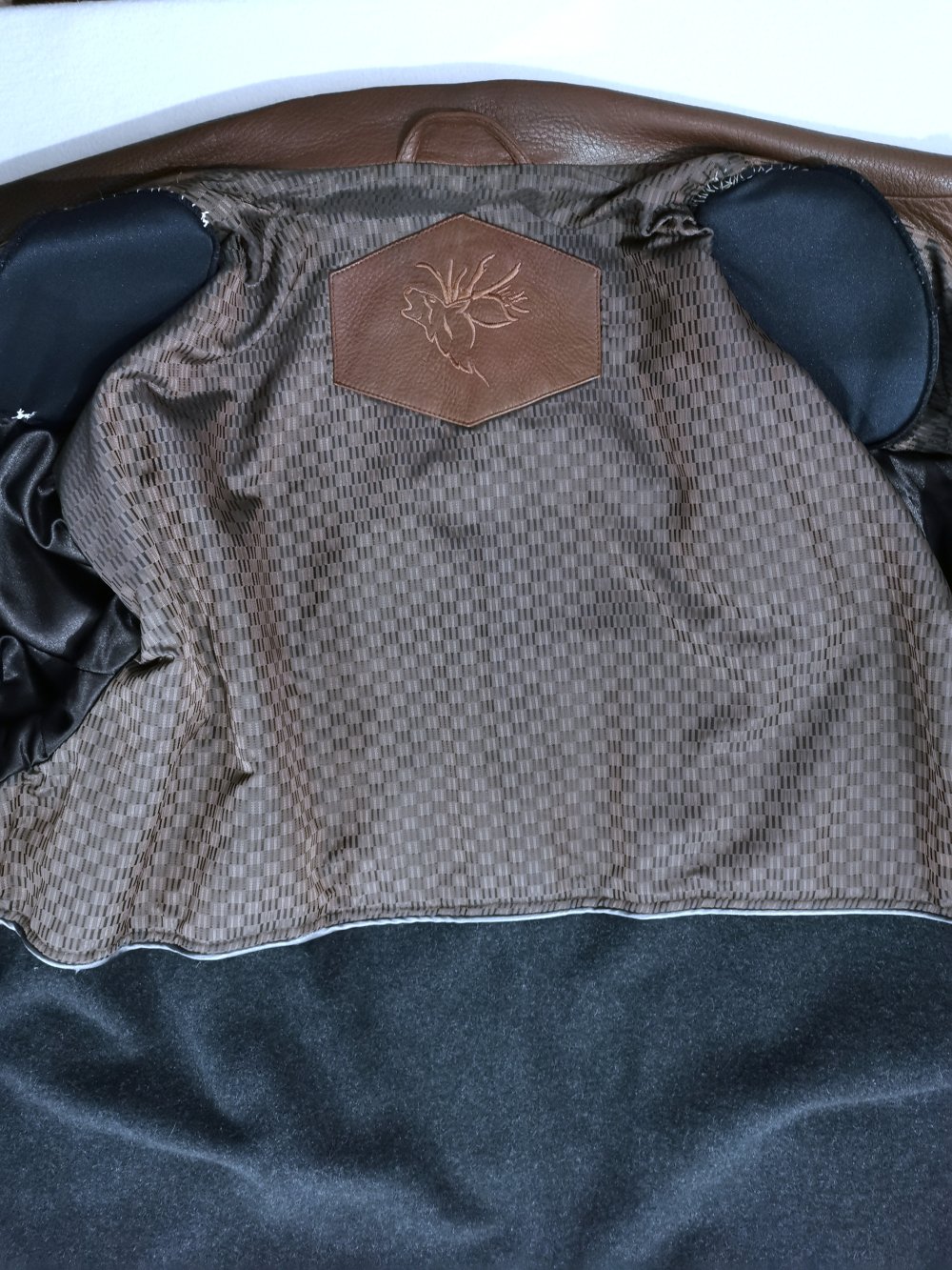 Edele Bugatti Lederjacke | Kurzmantel, Hirsch, Größe XXL - XXXL ?