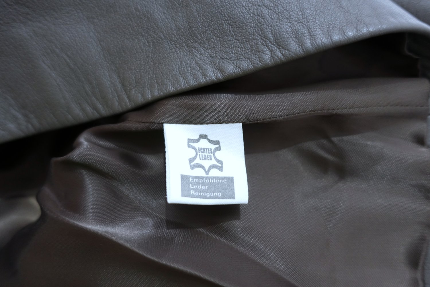 é Fréquence by nook... Rock + Oberteil, Avantgarde, Leder, S/M