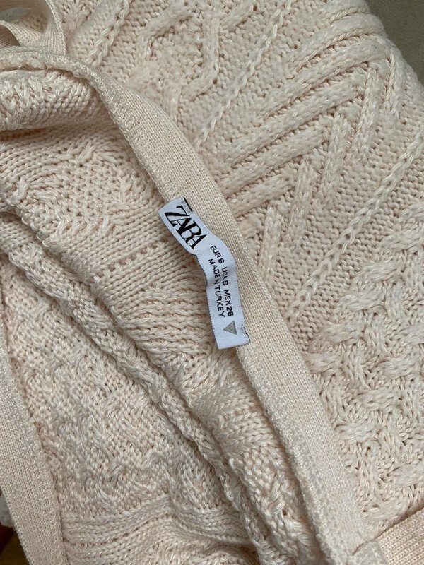 Anliegendes Strickkleid