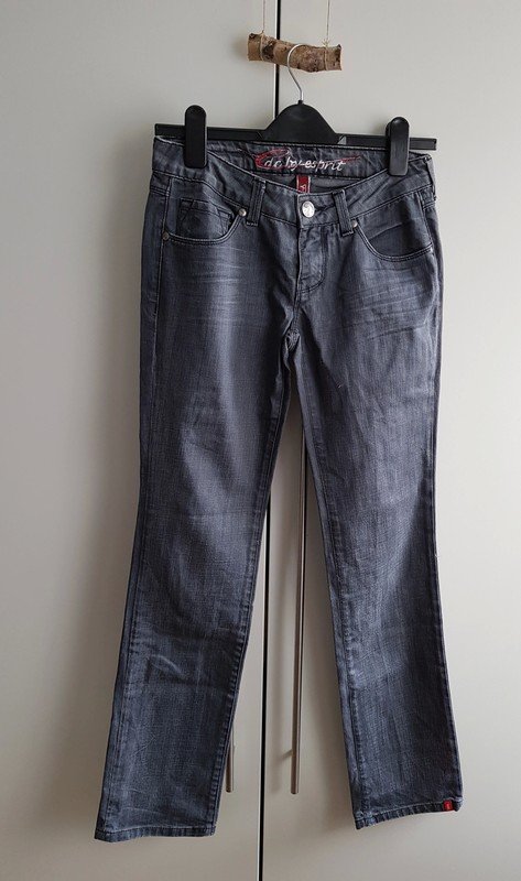 Gerade geschnittene Jeans von edc