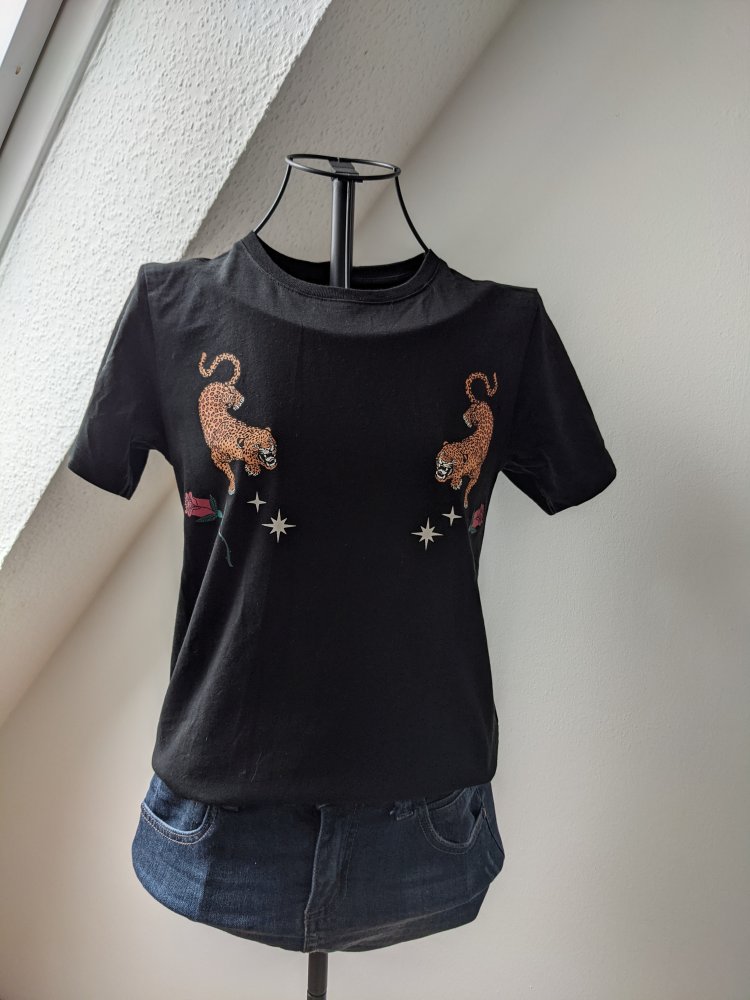 T-Shirt mit Raubkatzenmotiv von Twintip