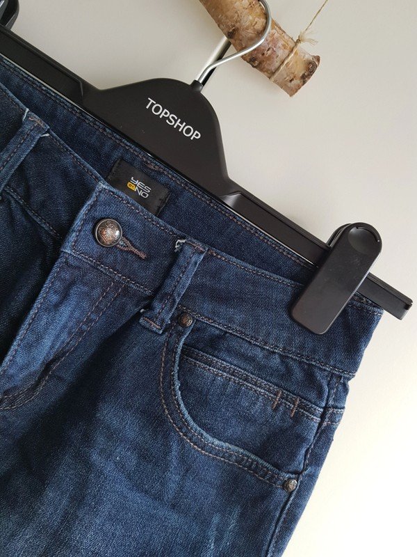 Dunkler Jeansrock von Yes or No