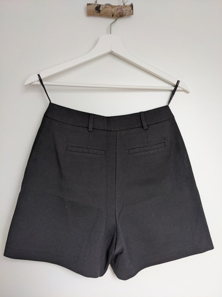 Schwarze Highwaist-Shorts von Dorothy Perkins