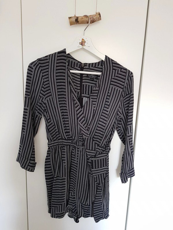 Grafischer Playsuit von Topshop petite