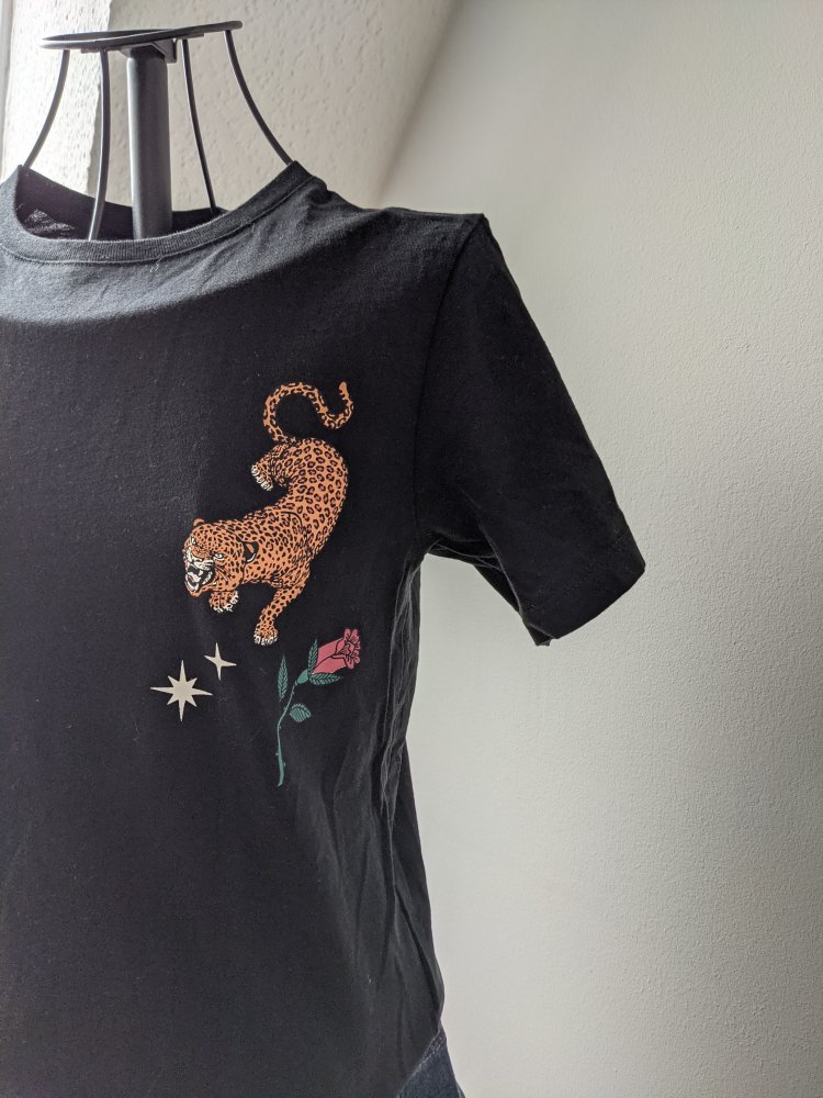 T-Shirt mit Raubkatzenmotiv von Twintip