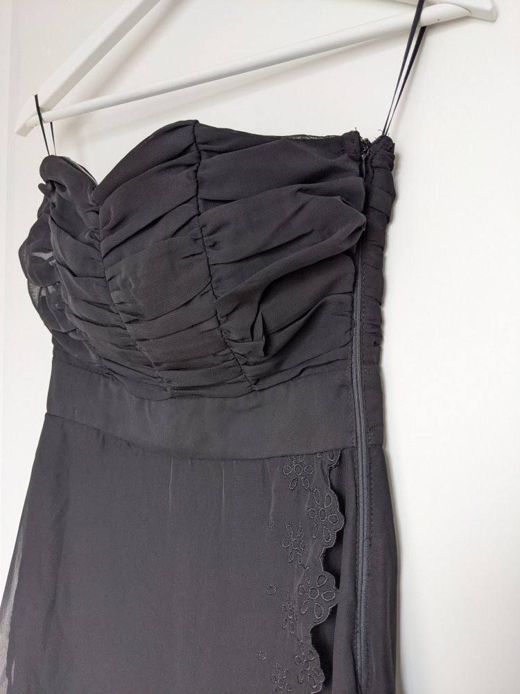 Schwarzes, trägerloses Kleid von Vila