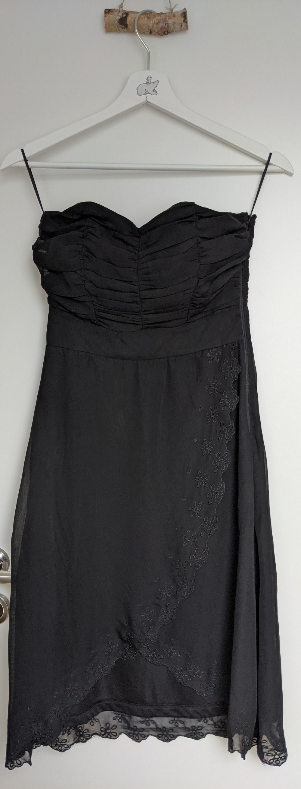 Schwarzes, trägerloses Kleid von Vila