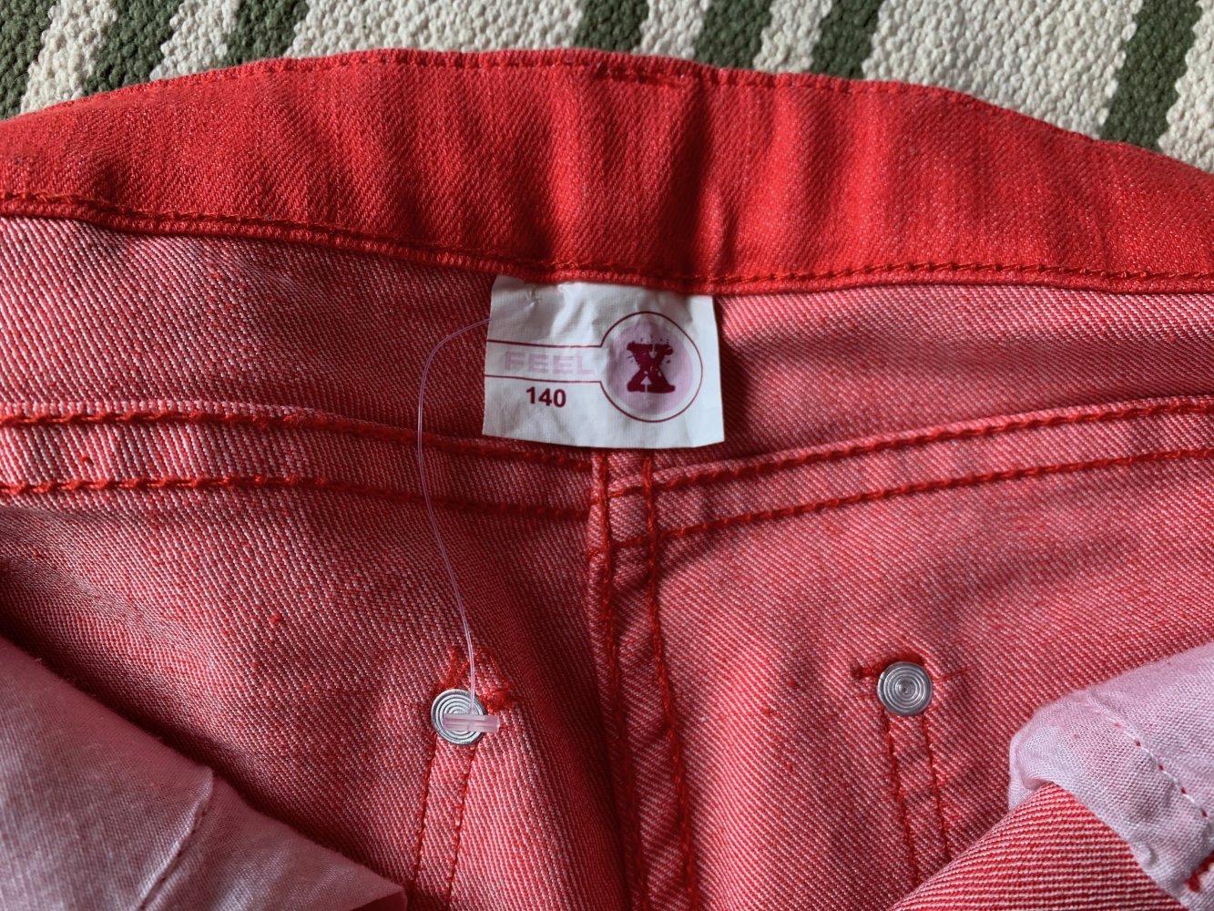 Rote Bermuda für Mädchen - NEU