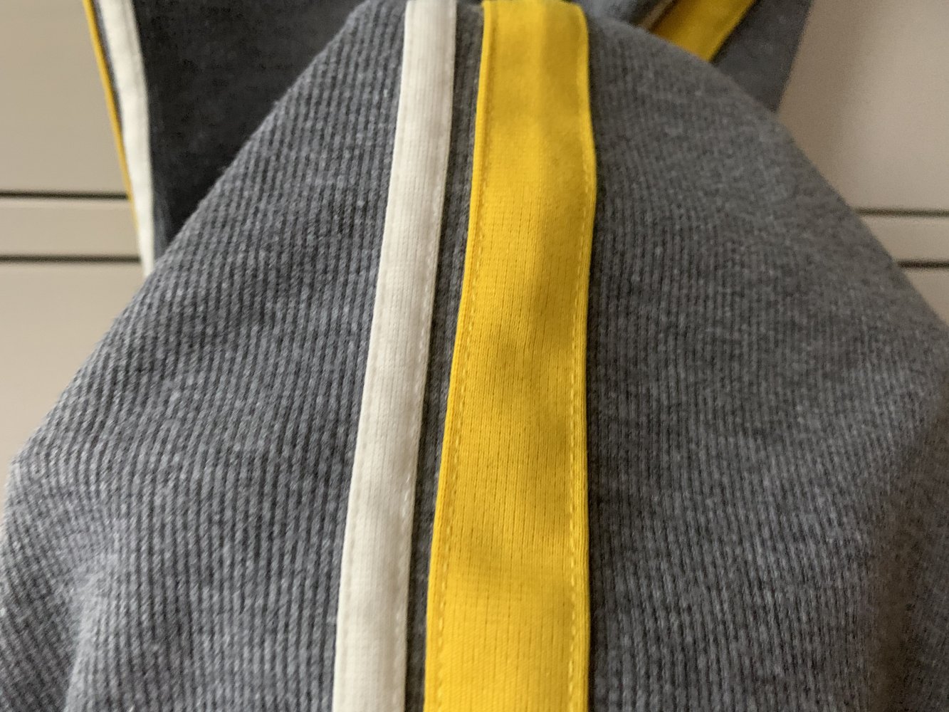 Schickes Rippshirtkleid von Divided