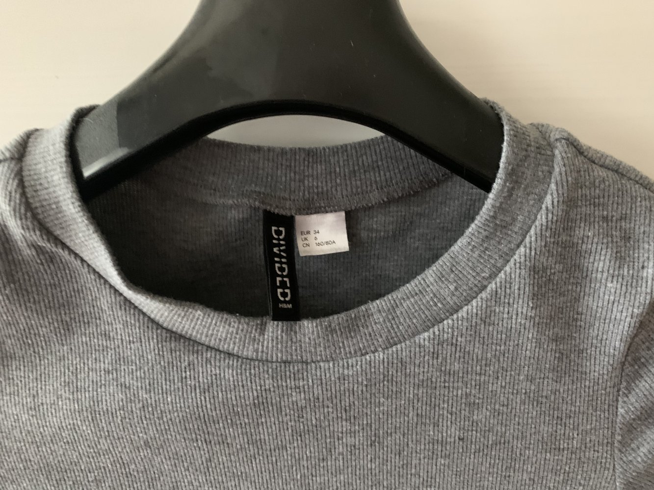 Schickes Rippshirtkleid von Divided