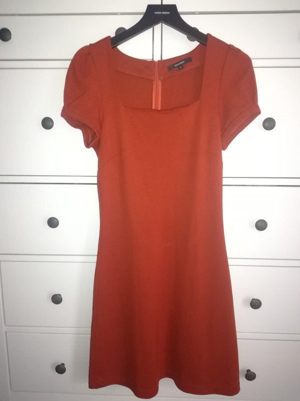 Knielanges Kleid von Hallhuber