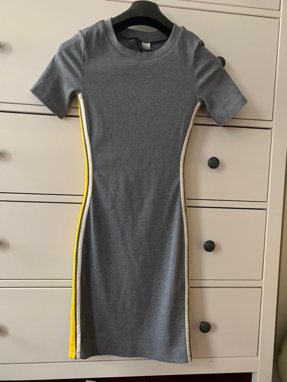 Schickes Rippshirtkleid von Divided