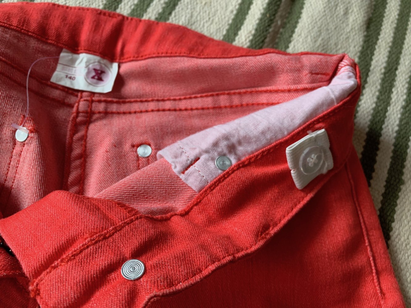 Rote Bermuda für Mädchen - NEU