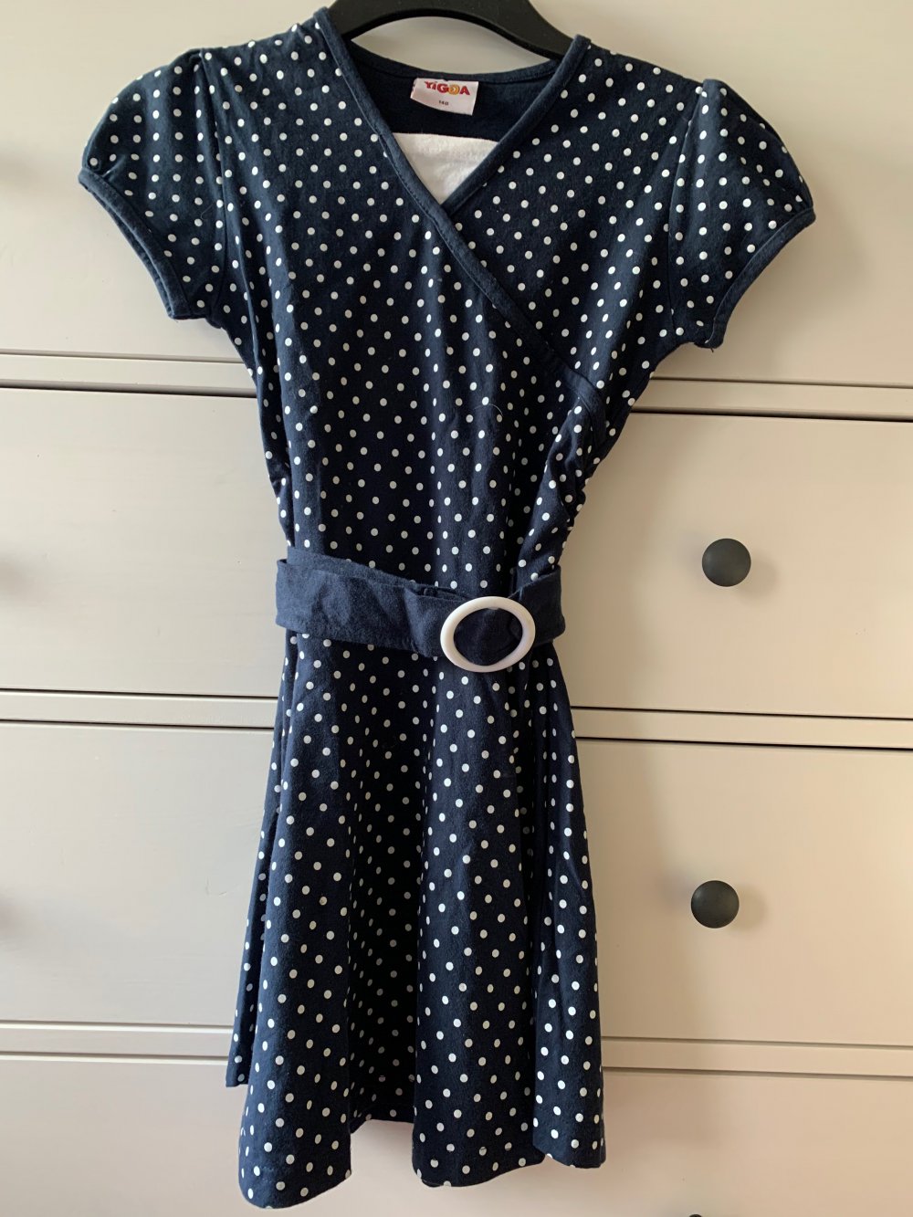 Hübsches dunkelblaues Sommerkleid mit Gürtel 