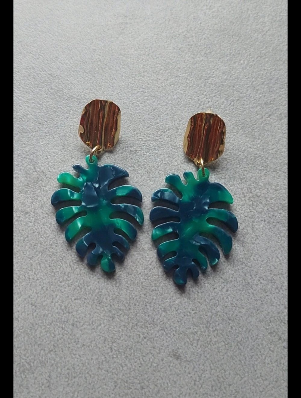 Damen Ohrringe in Ahornblatt Form Neu