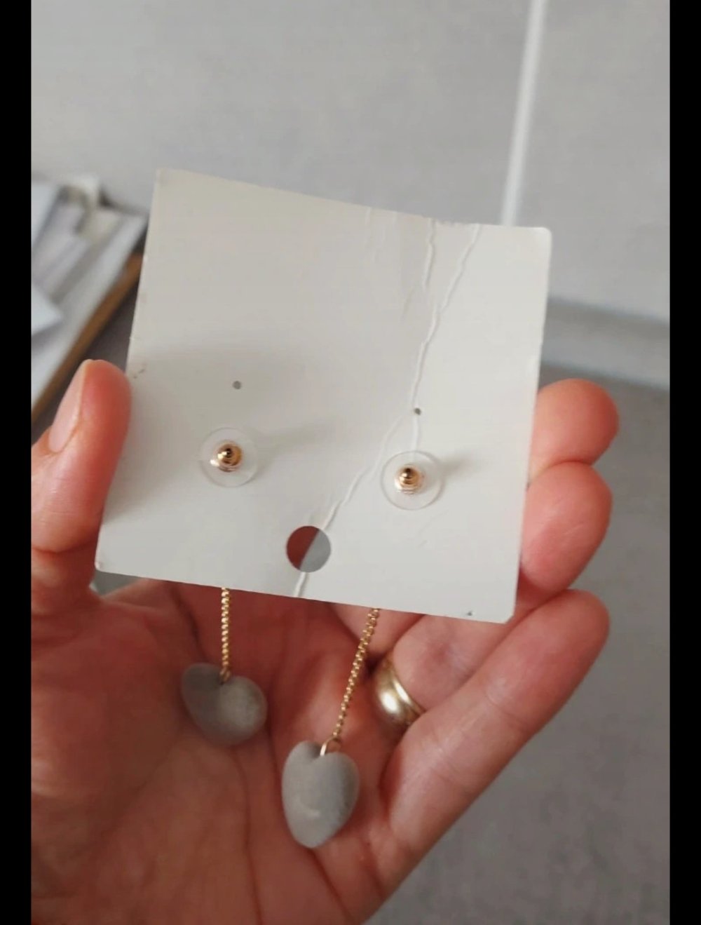 Damen Ohrringe Ohrhänger in Herzform Grau-Rosa Neu