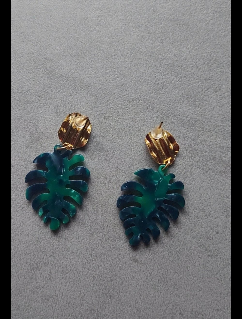 Damen Ohrringe in Ahornblatt Form Neu